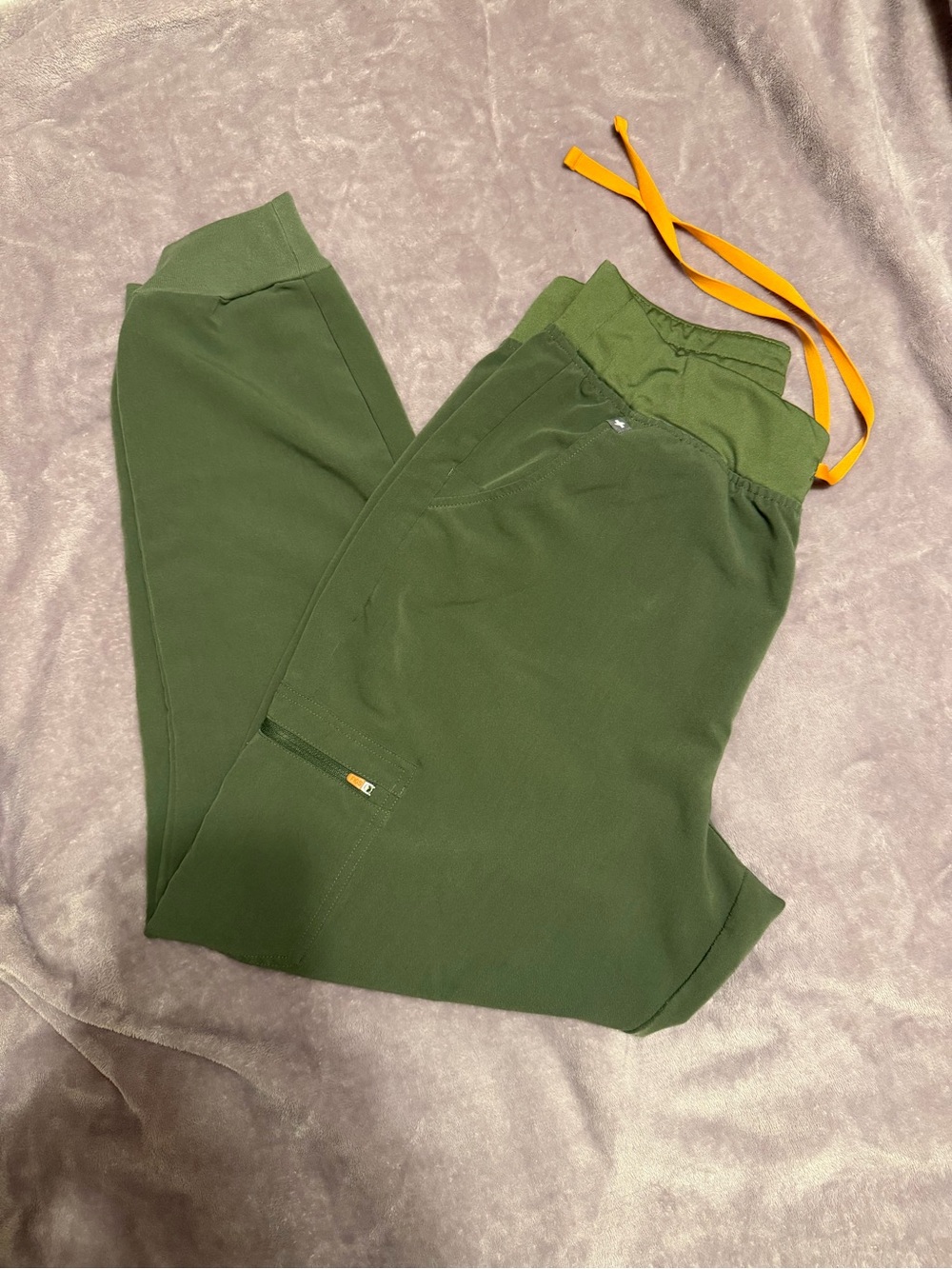 Figs Men's Olive Green Joggers with Yellow Drawstring
